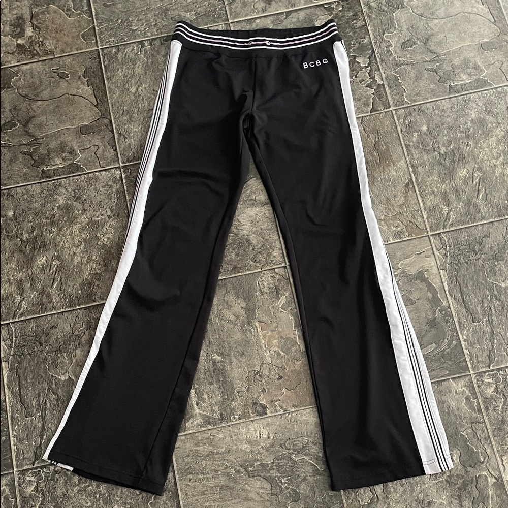 BCBG MAXAZRIA Women’s Black Bootcut Yoga Sporty Joggers w Pink & White Stripes